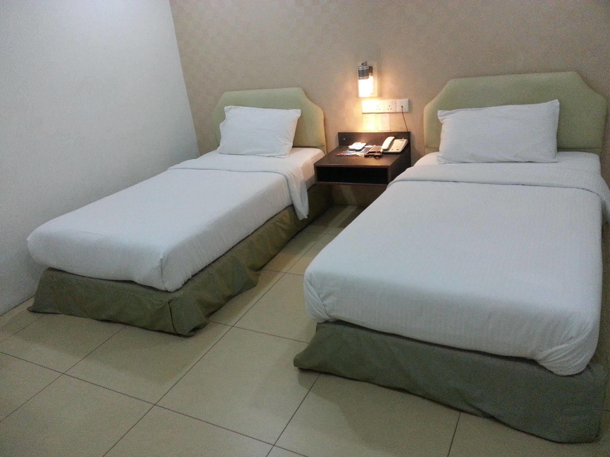 Hotel Avenue Kuantan Exterior photo